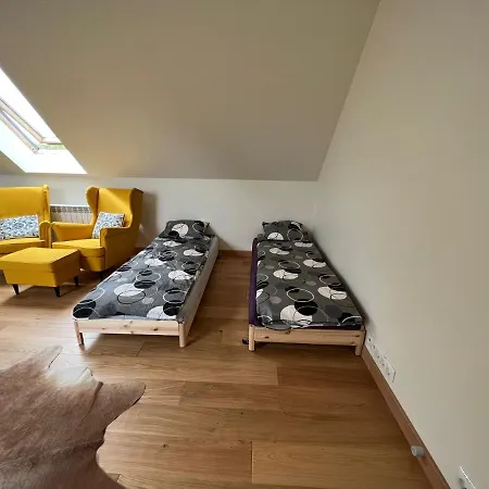 Villa Maakivivilla Kuni 20-le Kylalisele *