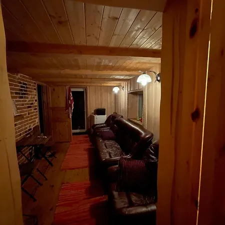 Villa Maakivivilla Kuni 20-le Kylalisele *