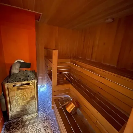 Maakivivilla Kuni 20-le Kylalisele Willa