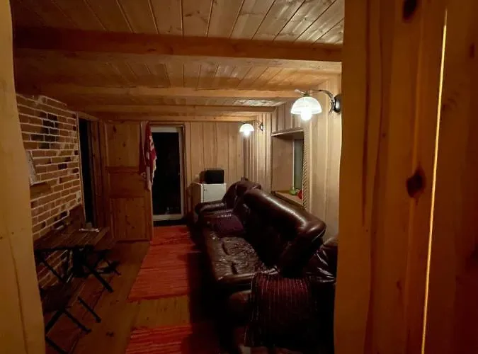 Villa Maakivivilla Kuni 20-le Kylalisele *